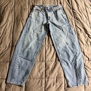 American Eagle Denim Barrel Leg Jeans Light Wash Size 000 Regular Stretch EUC